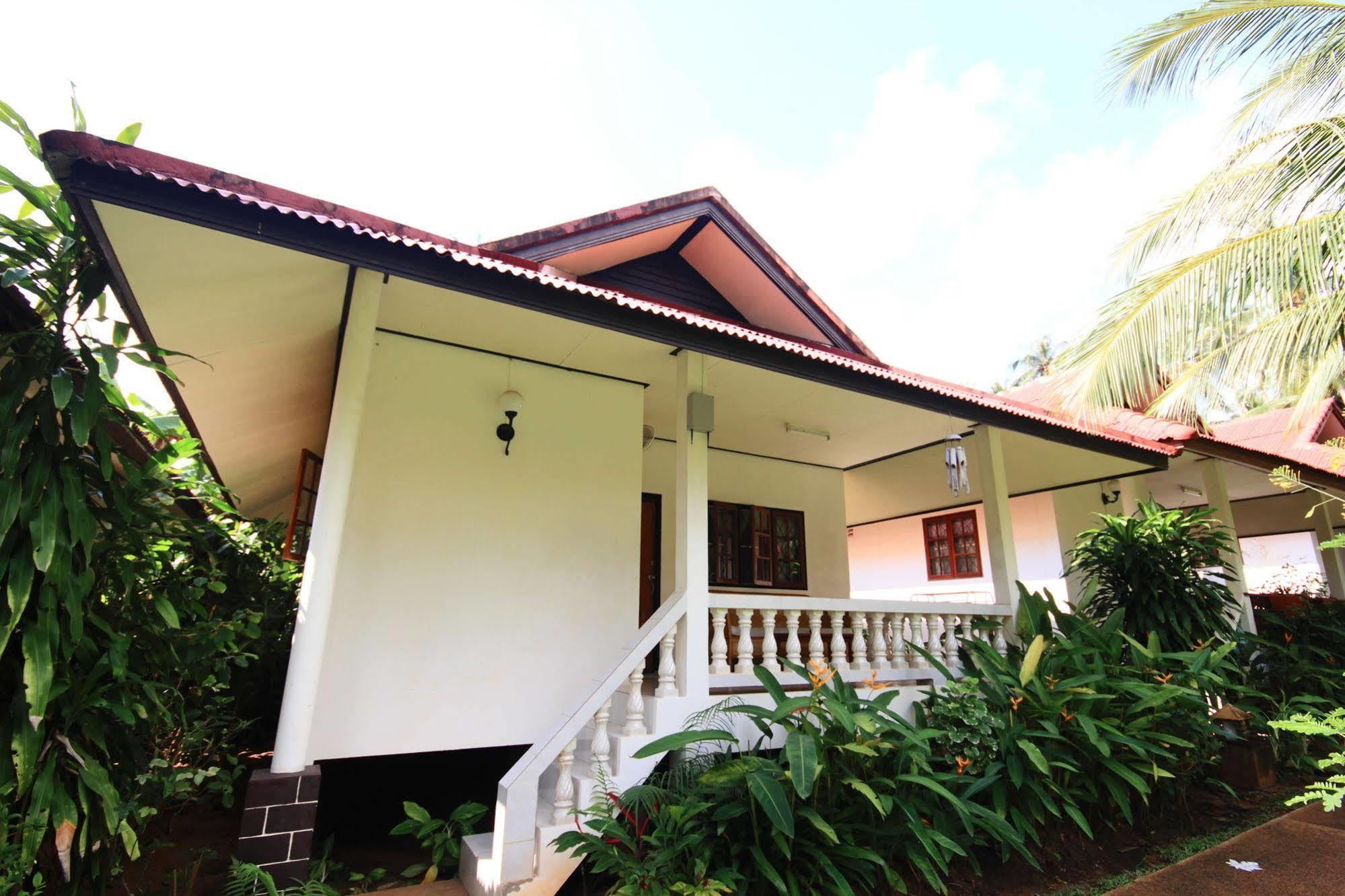 Fullmoon House Samui Hotell Lamai Beach  Exteriör bild